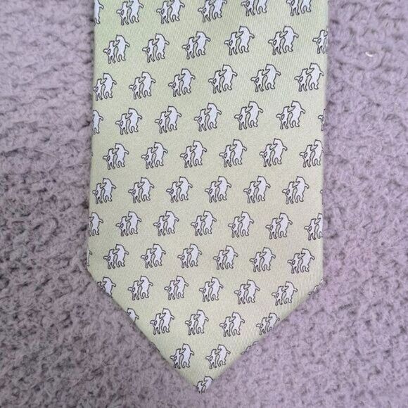 VINEYARD VINES MENS SILK TIE LIME GREEN WITH HORSES ON IT - Picture 5 of 6